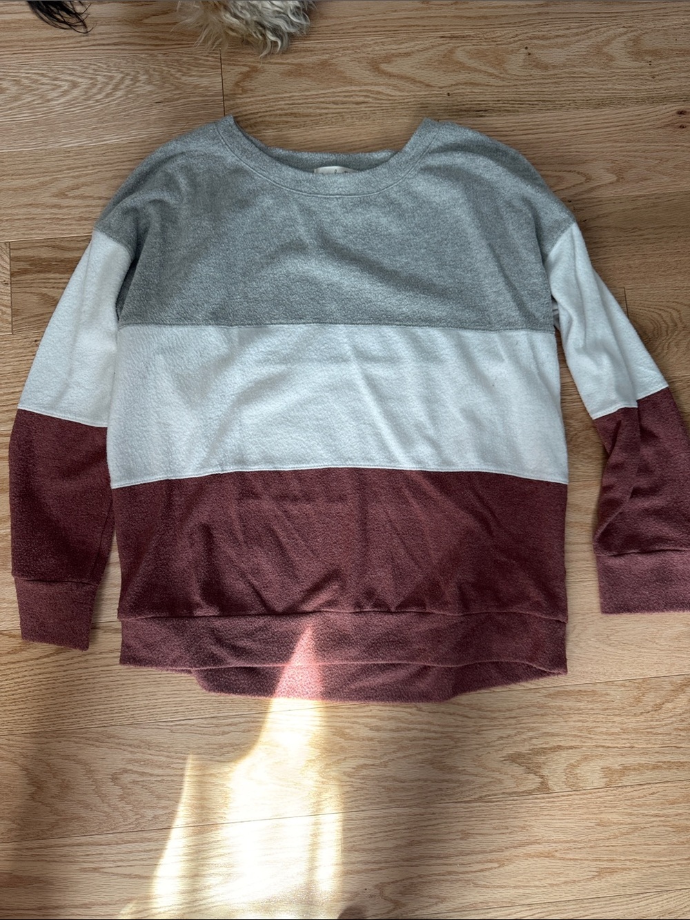 nine britton Gray, White & Burgundy Colorblock Crew Sweater